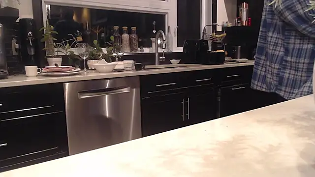 Snapshot of Toy-Daddy chatting on October 2025 10:32:01 PM Toy-Daddy online show from October 2025 10:32:01 PM