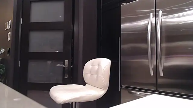 Snapshot of Toy-Daddy chatting on October 2025 10:48:02 PM Toy-Daddy online show from October 2025 10:48:02 PM