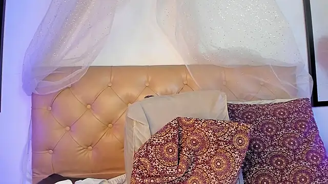 Snapshot of Redpandaa_ chatting on January 2025 04:06:01 AM Redpandaa online show from January 2025 04:06:01 AM