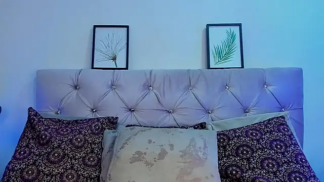 Snapshot of Redpandaa_ chatting on February 2025 02:37:01 PM Redpandaa online show from February 2025 02:37:01 PM