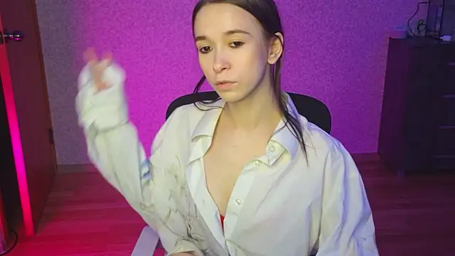 Snapshot of LilithStrangfor chatting on February 2026 10:43:01 PM LilithStrangfor online show from February 2026 10:43:01 PM