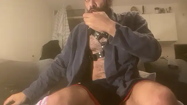 P4RtYBOII92 online show from September 2025 05:35:01 PM