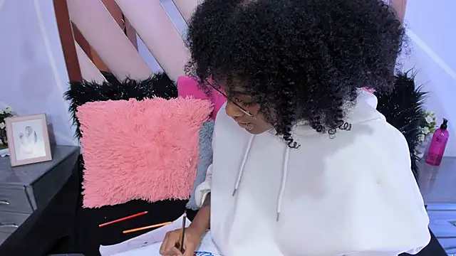 Elith noa online show from February 2025 10:22:02 PM