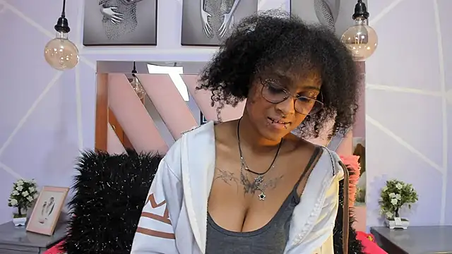 Elith noa online show from February 2025 01:41:02 AM