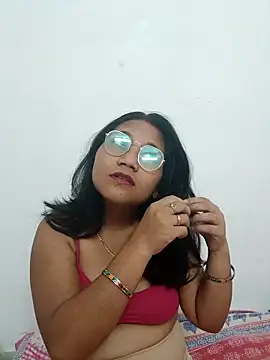 Snapshot of Cuterinki chatting on May 2026 08:03:02 PM Cuterinki online show from May 2026 08:03:02 PM