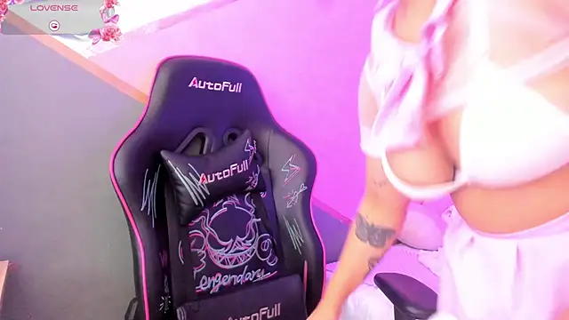 Snapshot of lilith_noahh chatting on February 2025 12:47:02 AM lilith noahh online show from February 2025 12:47:02 AM