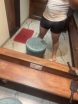 versatile guy01 online show from October 2025 11:03:01 AM