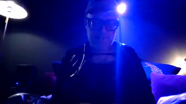 biffboff123 online show from April 2026 11:42:01 PM