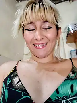 Snapshot of florecita9 chatting on January 2025 12:06:01 AM florecita9 online show from January 2025 12:06:01 AM