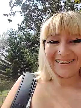 Snapshot of florecita9 chatting on February 2025 06:59:01 PM florecita9 online show from February 2025 06:59:01 PM