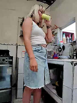 Snapshot of florecita9 chatting on February 2025 01:30:02 PM florecita9 online show from February 2025 01:30:02 PM