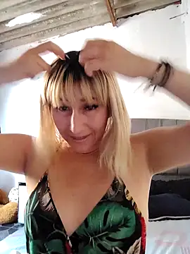 Snapshot of florecita9 chatting on February 2025 08:07:02 PM florecita9 online show from February 2025 08:07:02 PM