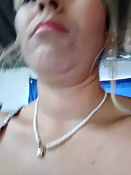 Snapshot of florecita9 chatting on February 2025 08:38:02 PM florecita9 online show from February 2025 08:38:02 PM