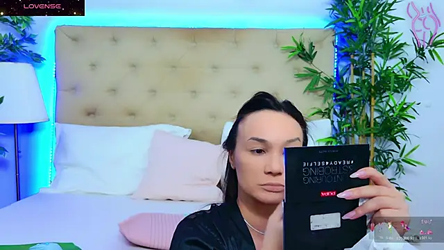 Snapshot of DaliyaArabian chatting on December 2025 01:42:01 PM DaliyaArabian online show from December 2025 01:42:01 PM