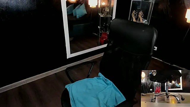 Snapshot of EvelynLexy chatting on February 2025 08:55:02 AM EvelynLexy online show from February 2025 08:55:02 AM