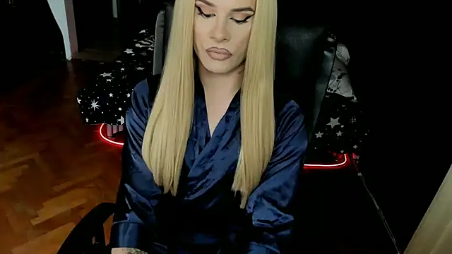 Snapshot of EvelynLexy chatting on October 2025 08:36:02 AM EvelynLexy online show from October 2025 08:36:02 AM