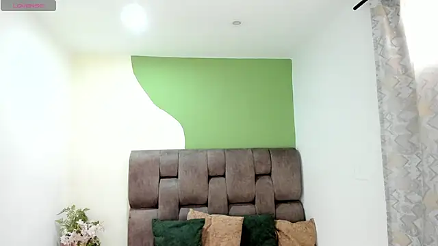 Snapshot of _nina_sweet chatting on November 2025 12:05:02 PM nina sweet online show from November 2025 12:05:02 PM