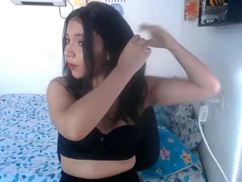 HannaKlein online show from September 2025 01:03:01 PM