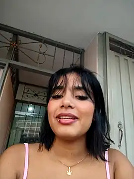 Snapshot of caro03x chatting on November 2025 10:21:02 PM caro03x online show from November 2025 10:21:02 PM