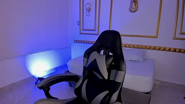 Snapshot of caro03x chatting on November 2025 02:21:01 AM caro03x online show from November 2025 02:21:01 AM