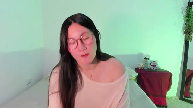 Elle Lee  online show from March 2025 03:05:02 PM