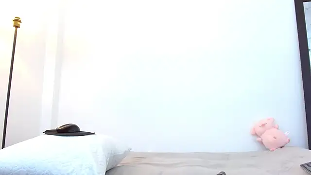 Snapshot of Elle_Lee_ chatting on May 2026 10:50:02 PM Elle Lee online show from May 2026 10:50:02 PM