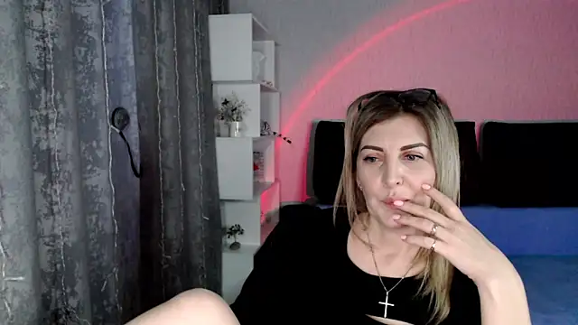 Amelia Harper online show from March 2025 05:49:02 PM