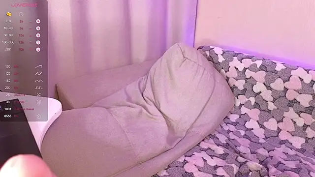 EkaterinaUpple online show from December 2024 05:21:02 PM