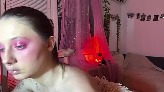 Snapshot of Jenny_darling_love chatting on June 2026 08:17:01 PM Jenny darling love online show from June 2026 08:17:01 PM
