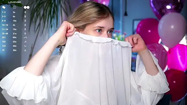 EdlinHargus online show from March 2025 05:02:01 AM