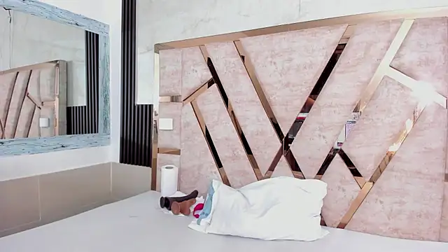 molly sweetee online show from September 2025 02:02:02 AM