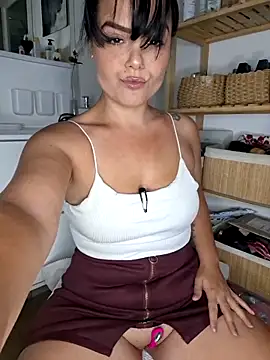 Xladycharme online show from June 2026 11:49:01 PM