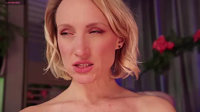 UmaTruewoman online show from January 2025 09:11:01 AM