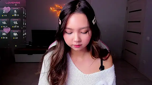 Fluffy Rose online show from October 2025 03:09:02 PM