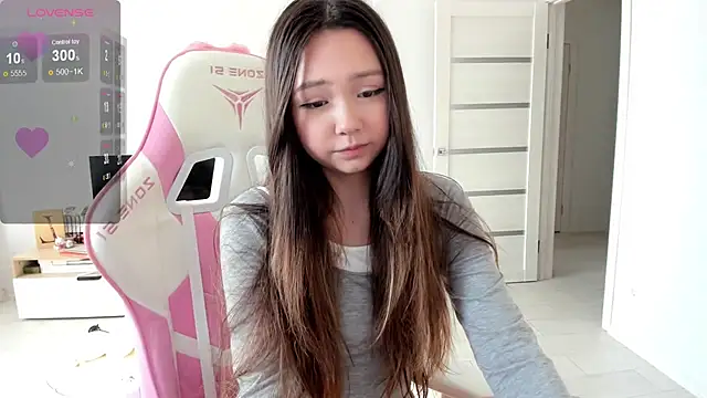 Snapshot of Fluffy_Rose chatting on July 2026 01:53:02 AM Fluffy Rose online show from July 2026 01:53:02 AM