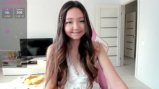 Snapshot of Fluffy_Rose chatting on July 2026 01:58:33 AM Fluffy Rose online show from July 2026 01:58:33 AM