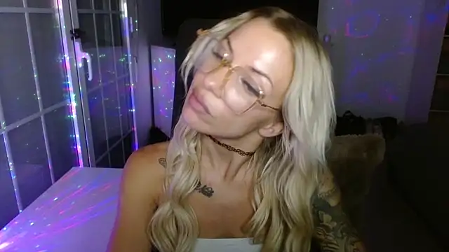 Snapshot of JuicyJanexo chatting on June 2026 05:06:02 AM JuicyJanexo online show from June 2026 05:06:02 AM