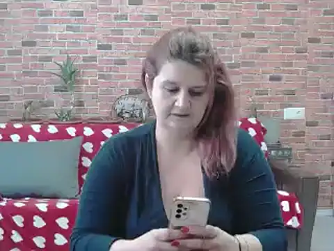 Snapshot of CoryMILF chatting on March 2025 09:06:01 AM CoryMILF online show from March 2025 09:06:01 AM