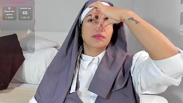 ClaraMariaMon online show from February 2026 02:22:01 PM