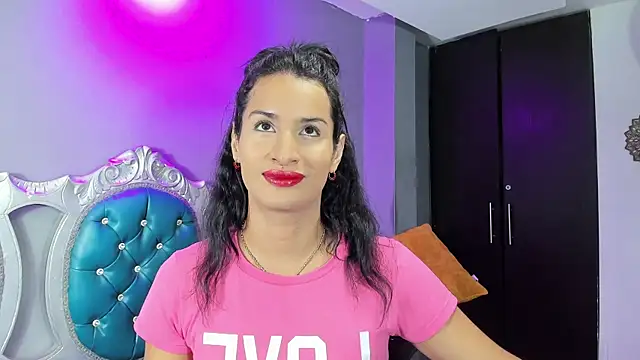 jennifer ts online show from December 2024 05:44:01 PM