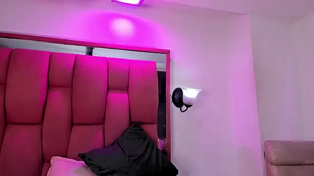 jennifer ts online show from January 2025 11:50:01 PM