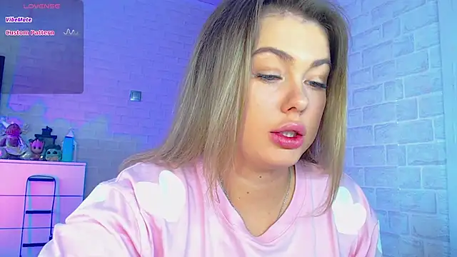 SuchCute online show from February 2025 02:37:02 AM