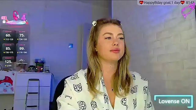 SuchCute online show from September 2025 02:11:02 AM