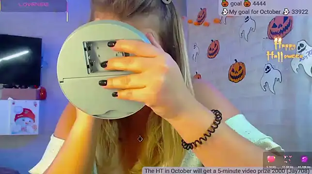 SuchCute online show from October 2025 02:41:02 AM