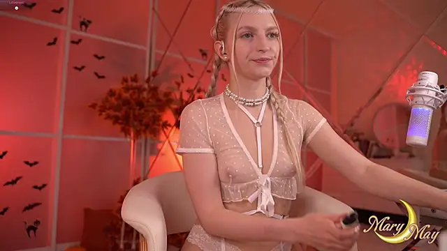 Snapshot of marylunamay chatting on November 2025 04:05:01 AM marylunamay online show from November 2025 04:05:01 AM