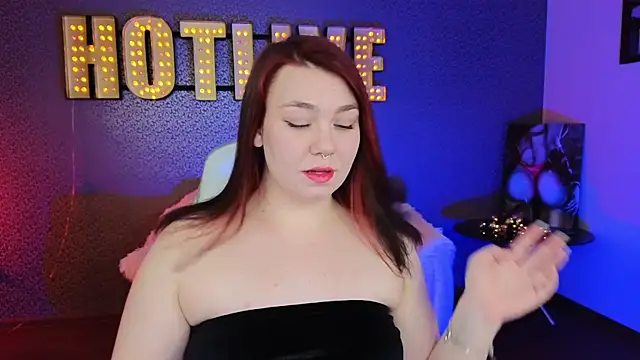 Snapshot of Lilumytrend chatting on February 2025 12:21:02 PM Lilumytrend online show from February 2025 12:21:02 PM