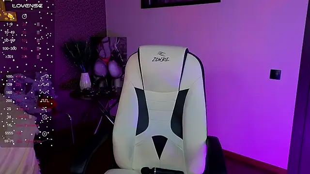 Snapshot of Lilumytrend chatting on October 2025 12:18:02 PM Lilumytrend online show from October 2025 12:18:02 PM