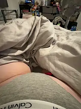 honeyyy24 online show from December 2024 04:27:02 PM