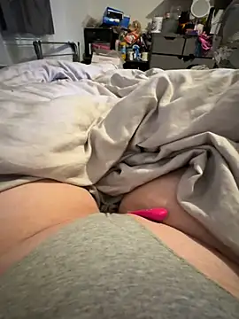 honeyyy24 online show from December 2024 07:32:02 PM