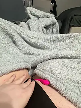 honeyyy24 online show from February 2025 08:06:02 PM